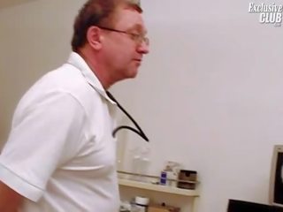 Blonde Leah visiting gyno clinic to have pussy speculum